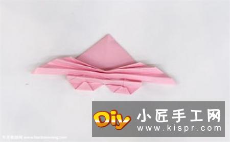 有趣的折纸教程,爱心和翅膀的颜色不同,一张双色纸就搞定!