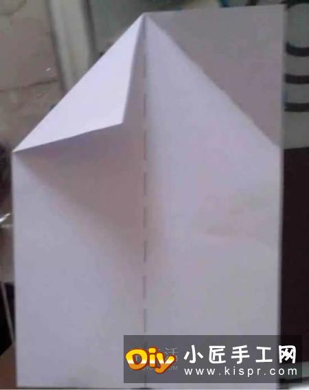 最简单纸飞机的折法 幼儿折纸飞机的简单教程