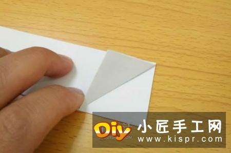 ⁇4纸折纸教程:俯视12下一页就能折到中间折痕!