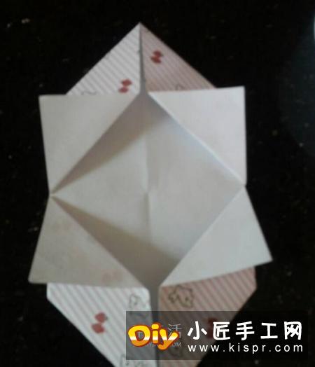 特色纸盒的折法图解 折一个四叶草盒子的教程