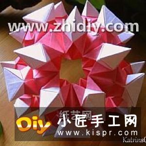 幼儿花朵折纸图解教程 简单手工纸花的折法