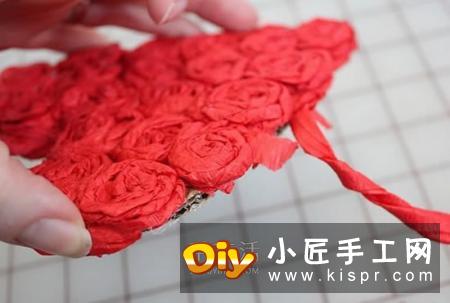 皱纹纸玫瑰花挂饰DIY 婚礼情人节爱心装饰制作