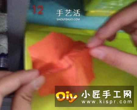 详细的折纸玫瑰教程,小伙伴们如果喜欢这款小小的手指玫瑰,那就跟着学起来吧~