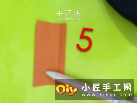 详细的折纸玫瑰教程,小伙伴们如果喜欢这款小小的手指玫瑰,那就跟着学起来吧~