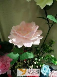 皱纹纸玫瑰花的做法 皱纹纸简单制作玫瑰花