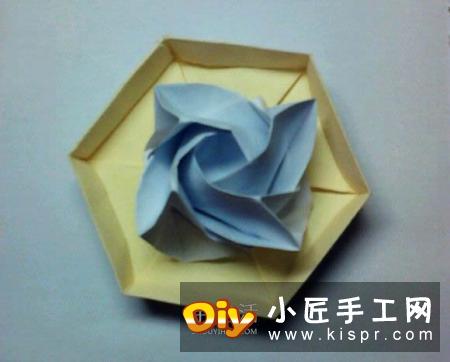 福山玫瑰改造而来 漂亮四角玫瑰花的折法图解