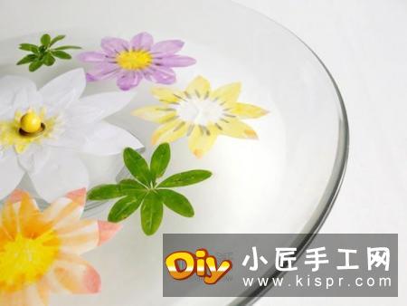 水中绽放的荷花制作 漂亮纸荷花的做法图解