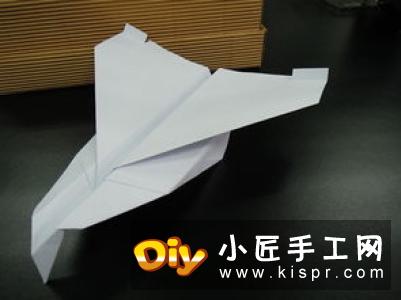 复仇者纸飞机的折法 折纸战斗机的详细图解