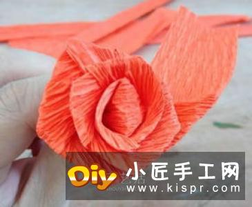 皱纹纸花的折法图解 如何用皱纹纸做花的步骤