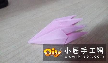 六瓣百合花折纸图解 折纸六瓣百合的方法教程
