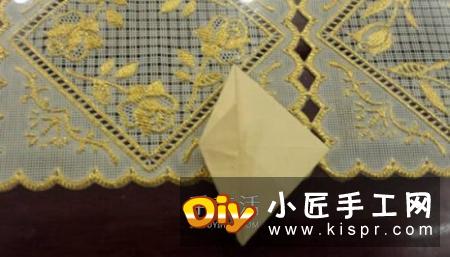 古人发明用来挡风雨的雨伞,发展到现今已不仅是实用物