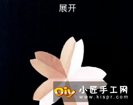 把剪纸和折纸结合,做一朵漂亮樱花的教程