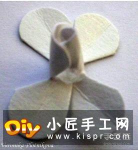 硬纸片折纸玫瑰花的方法 玫瑰花的折法步骤图