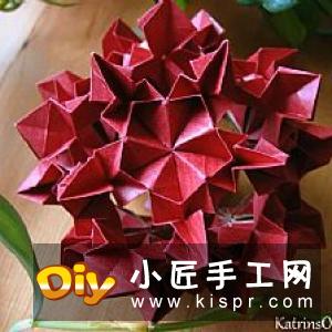 镂空纸花球怎么折图解 简单手工花球的折法