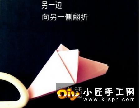 把剪纸和折纸结合,做一朵漂亮樱花的教程