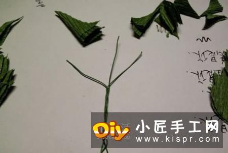 皱纹纸手工制作火红玫瑰花的方法 简单漂亮！