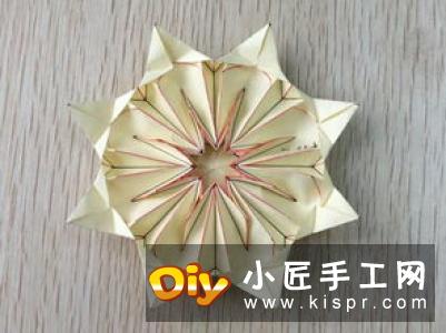 简单又很漂亮的纸花 手工八瓣花的折纸图解