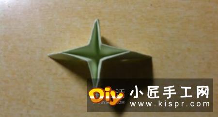 镂空纸花球怎么折图解 简单手工花球的折法