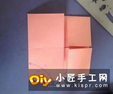 送上配领带的短袖衬衫,不嫌冷,就穿着去上班吧