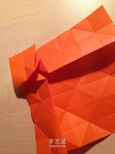 星星花球折纸教程,先是折出组件,然后插合而成,给人光芒四射的感觉