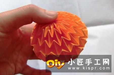 怎么折变形球的方法 弹力变形球的折法图解