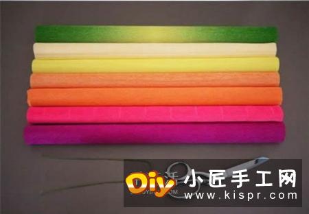 七种颜色似彩虹！皱纹纸做七彩纸花的方法