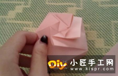 玫瑰纸盒的折法图解 情人节漂亮礼品盒的折法