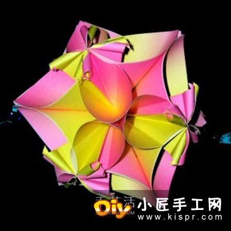 四瓣花的折纸方法图解 六个组合成美丽花球